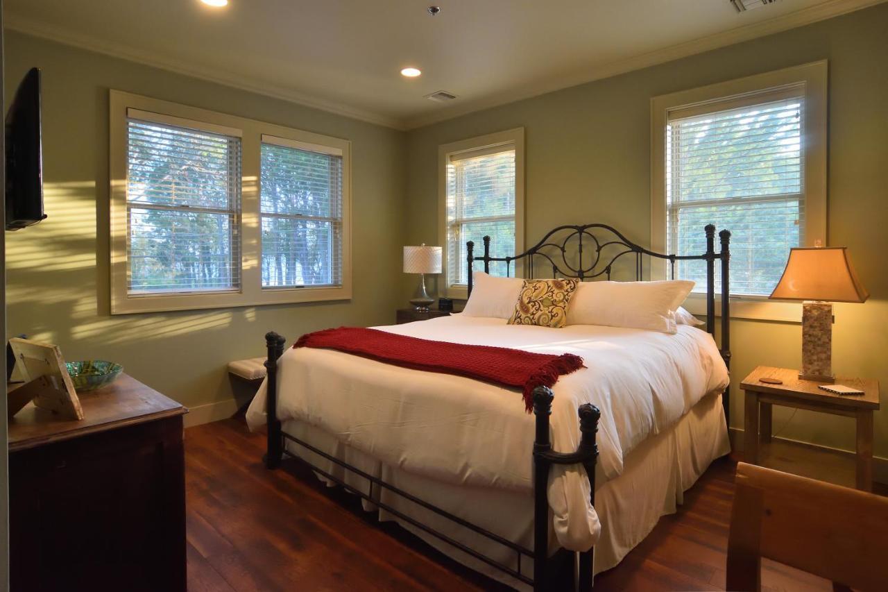 Bay Breeze Inn South Jamesport 外观 照片