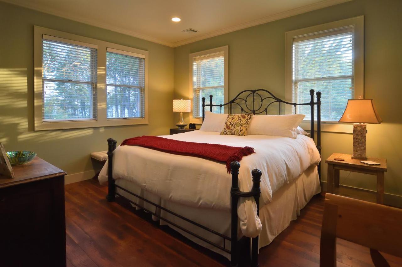 Bay Breeze Inn South Jamesport 外观 照片