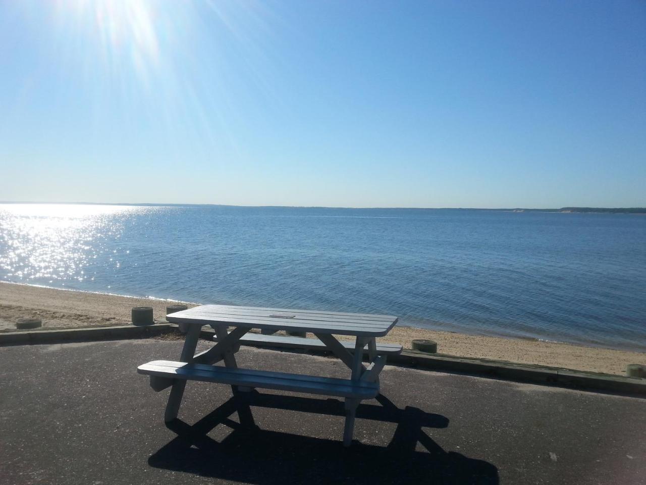 Bay Breeze Inn South Jamesport 外观 照片